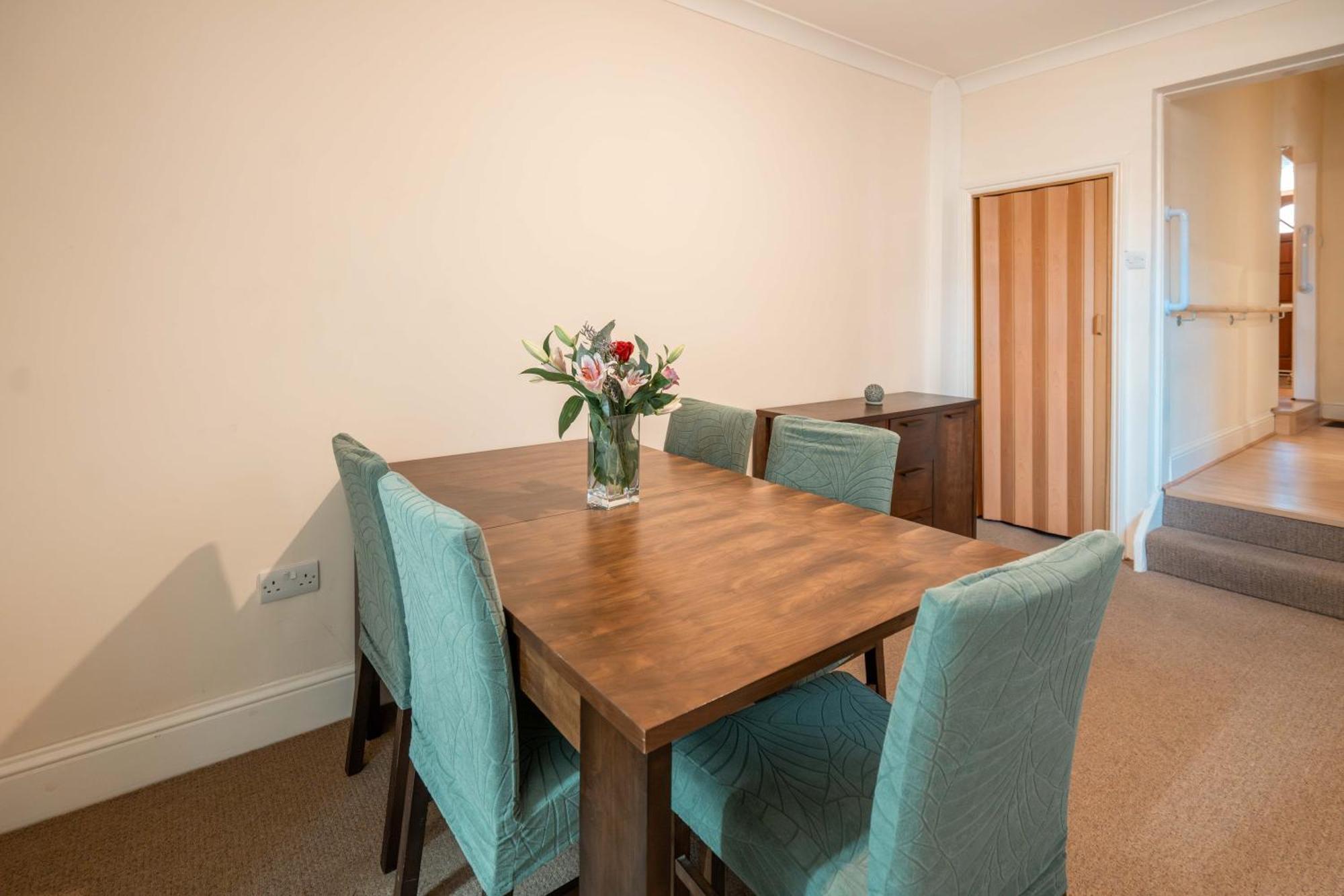 Spacious 3 Min From Station