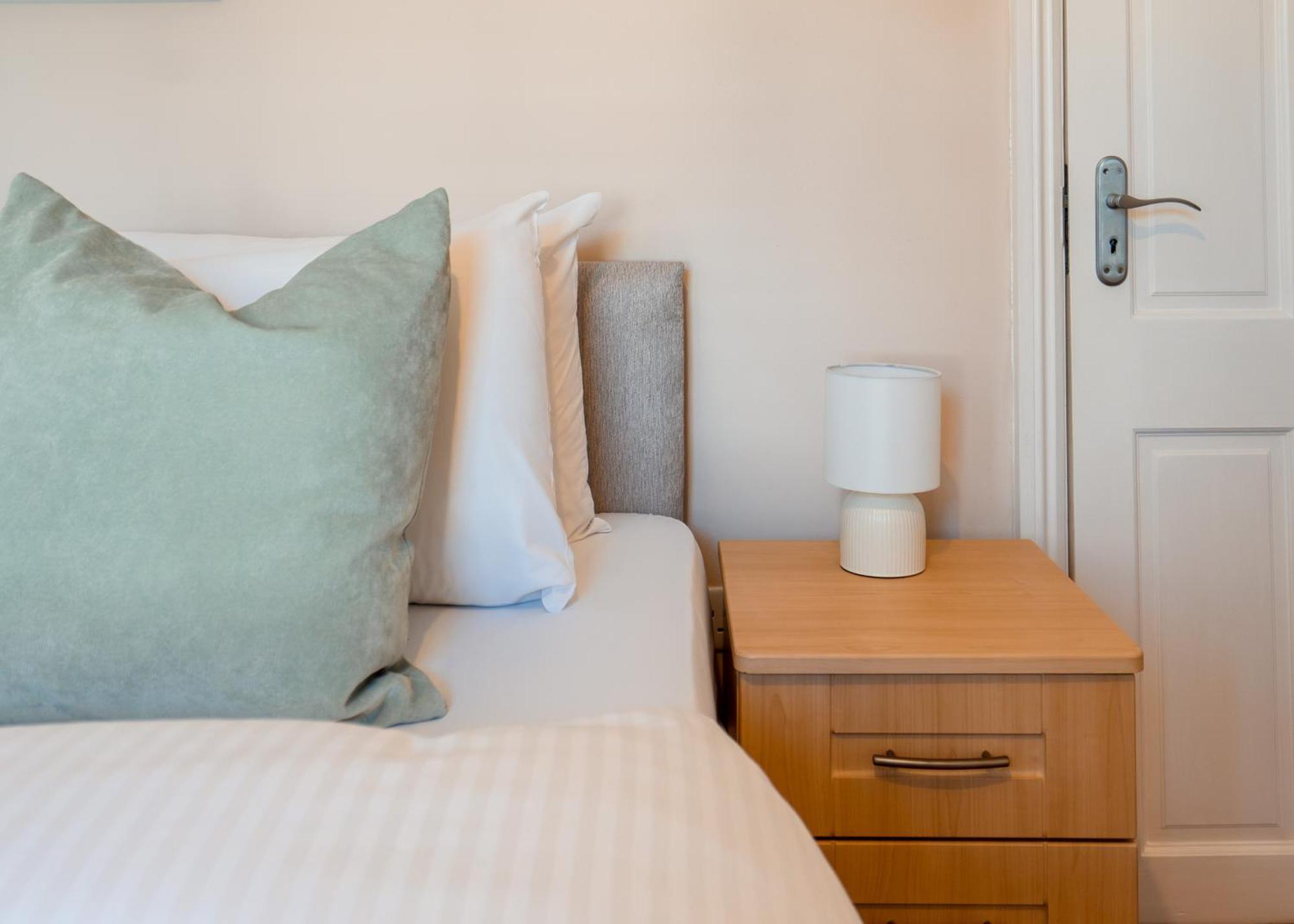 Spacious 3 Min From Station