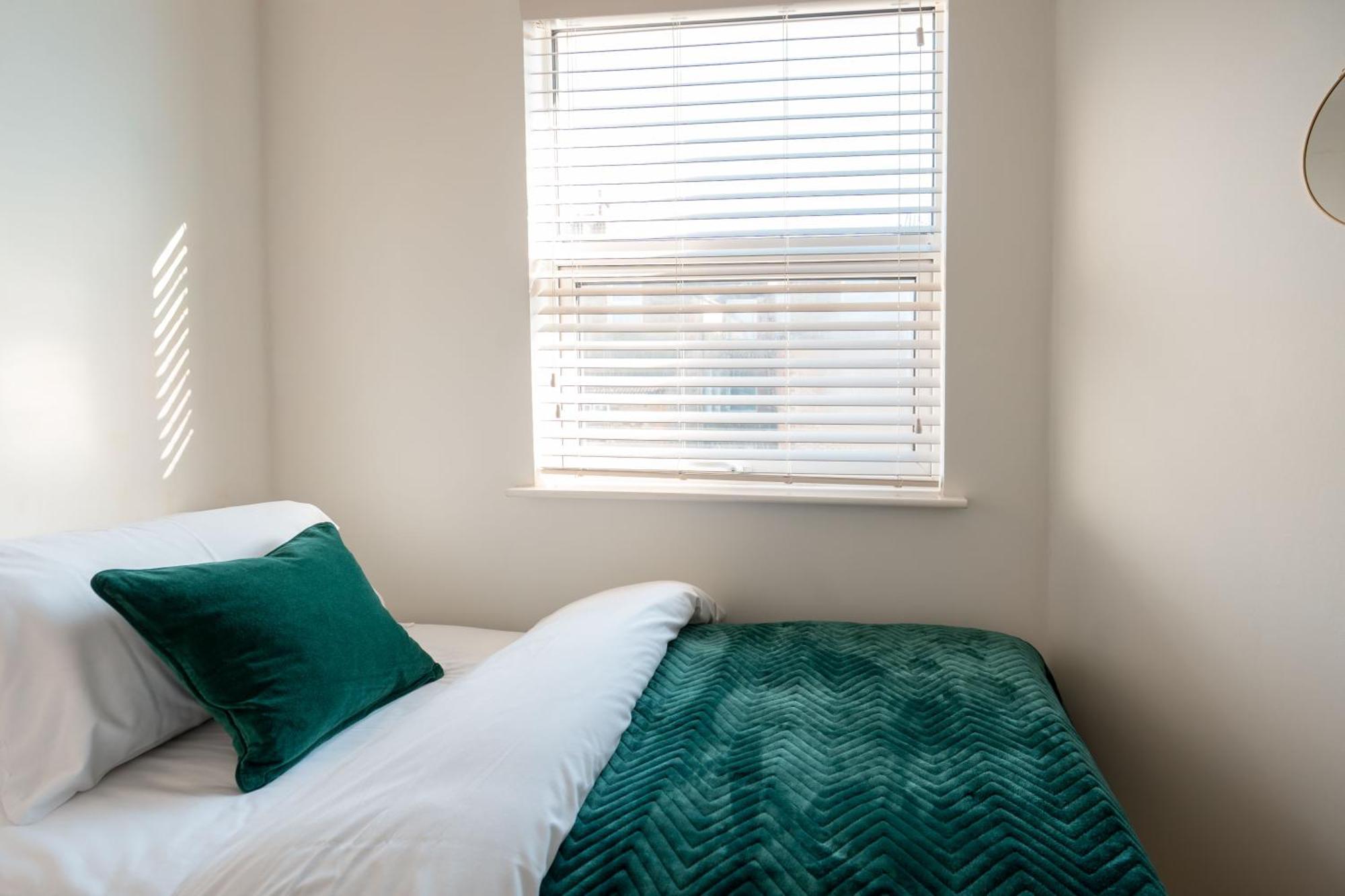 Spacious 3 Min From Station London