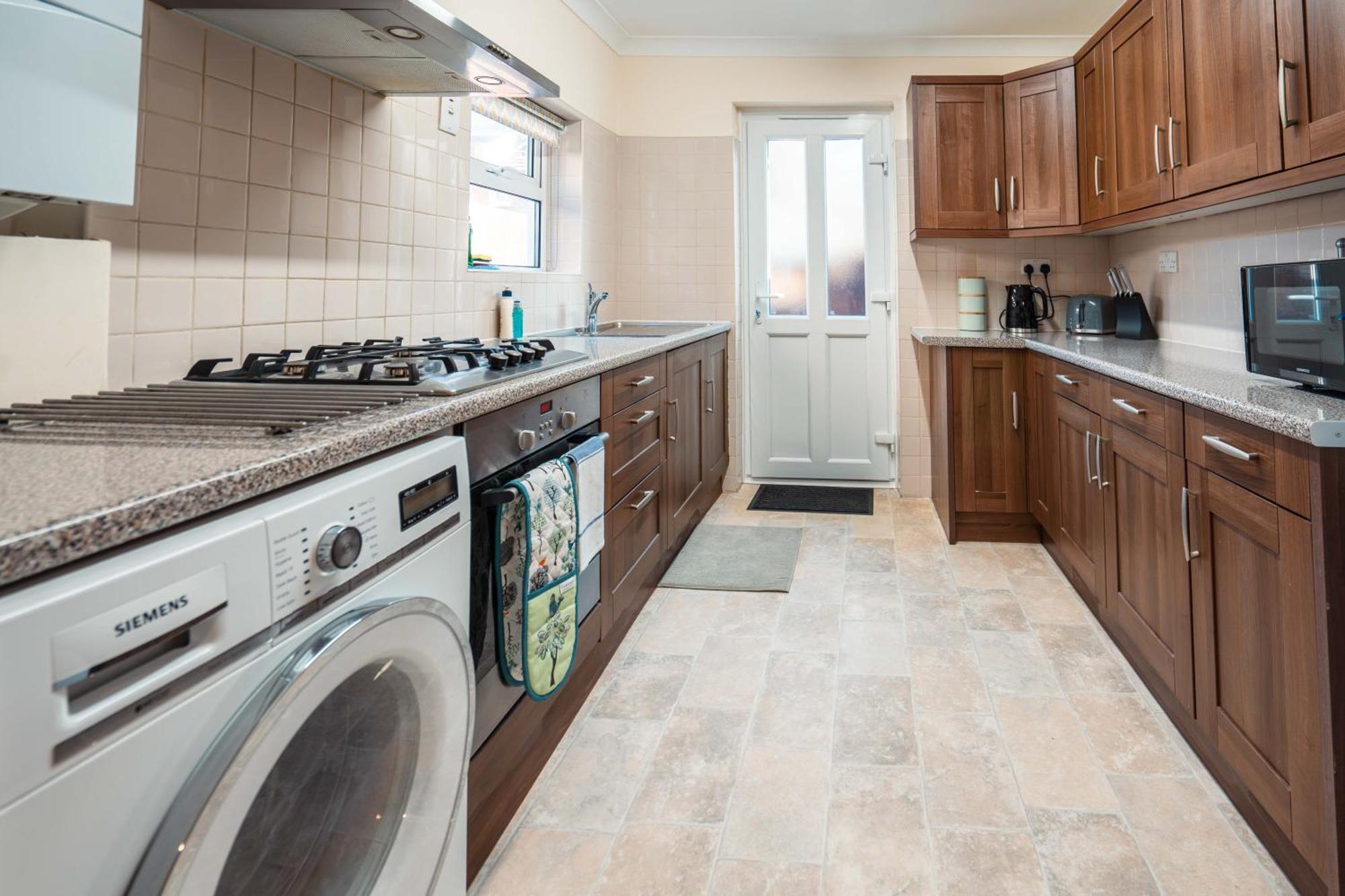 Apartment Spacious 3 Min From Station